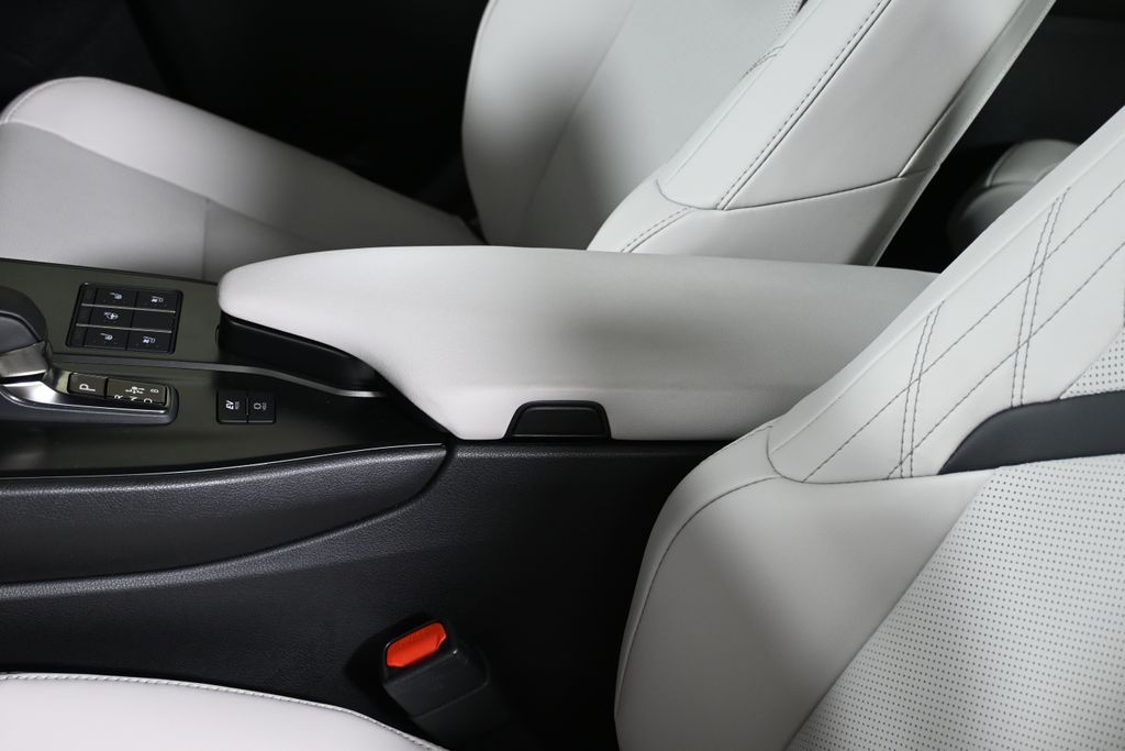 Thumbnail: 2025 Lexus UX - 25