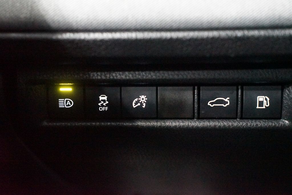 Thumbnail: 2025 Toyota Camry - 24