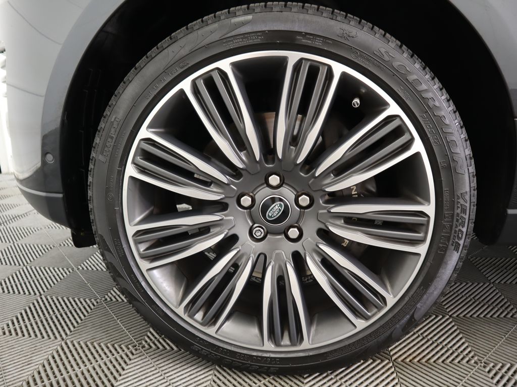 Thumbnail: 2022 Land Rover Range Rover - 30