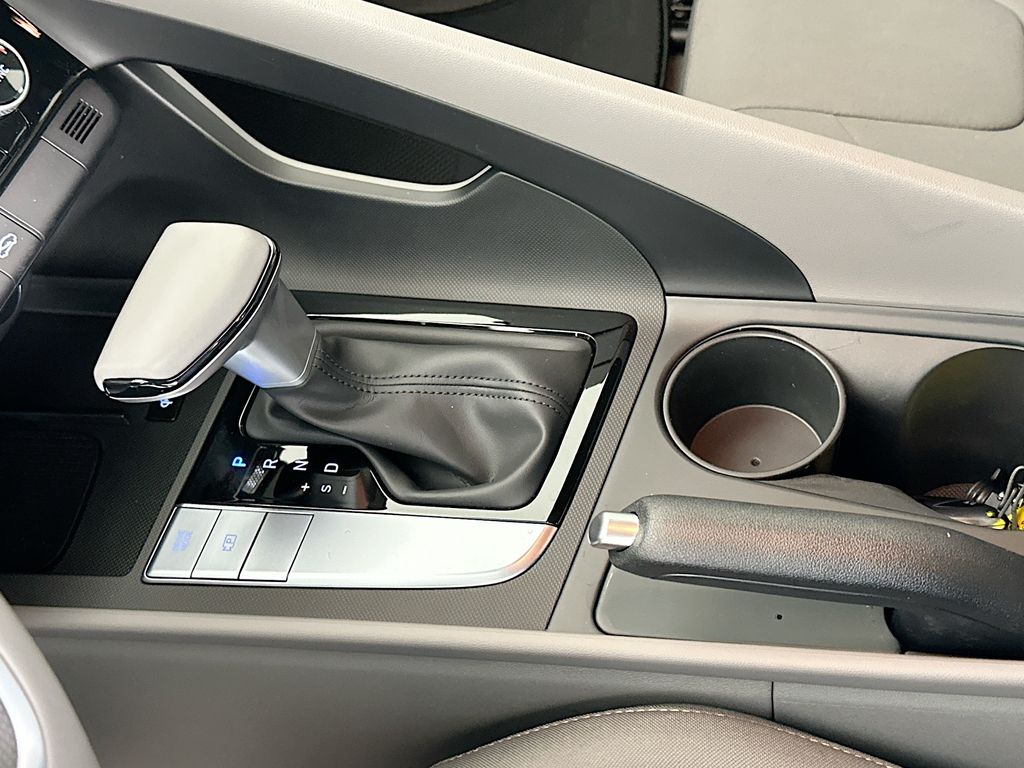 Thumbnail: 2025 Hyundai Elantra - 14