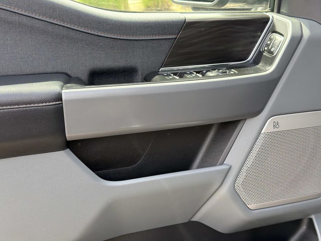 Used 2025 Ford F-150 Lariat 4D SuperCrew