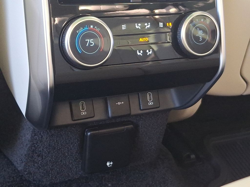 Thumbnail: 2026 Land Rover Range Rover - 6