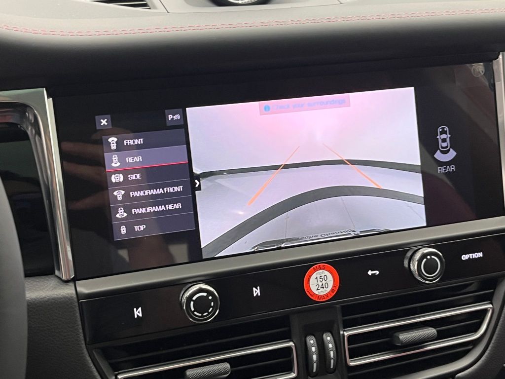 Thumbnail: 2026 Porsche Macan - 17