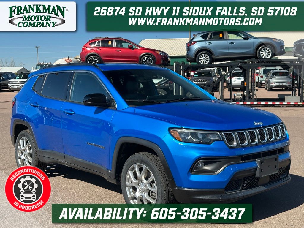 Hydro Blue Pearlcoat 2024 Jeep Compass Latitude Lux 4WD SUV / Crossover Four-Wheel Drive 8-Speed Automatic
