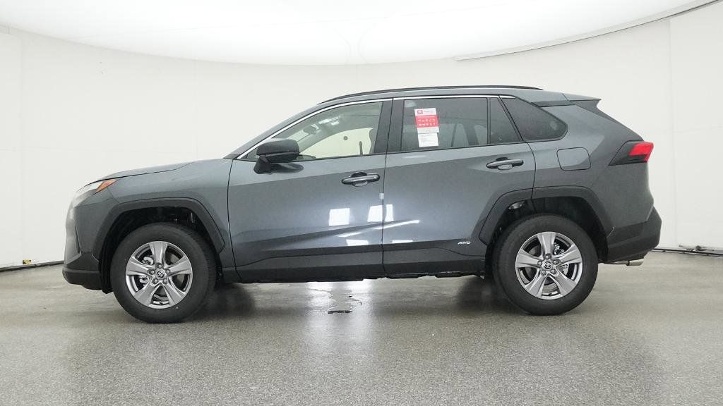 Thumbnail: 2025 Toyota RAV4 - 17