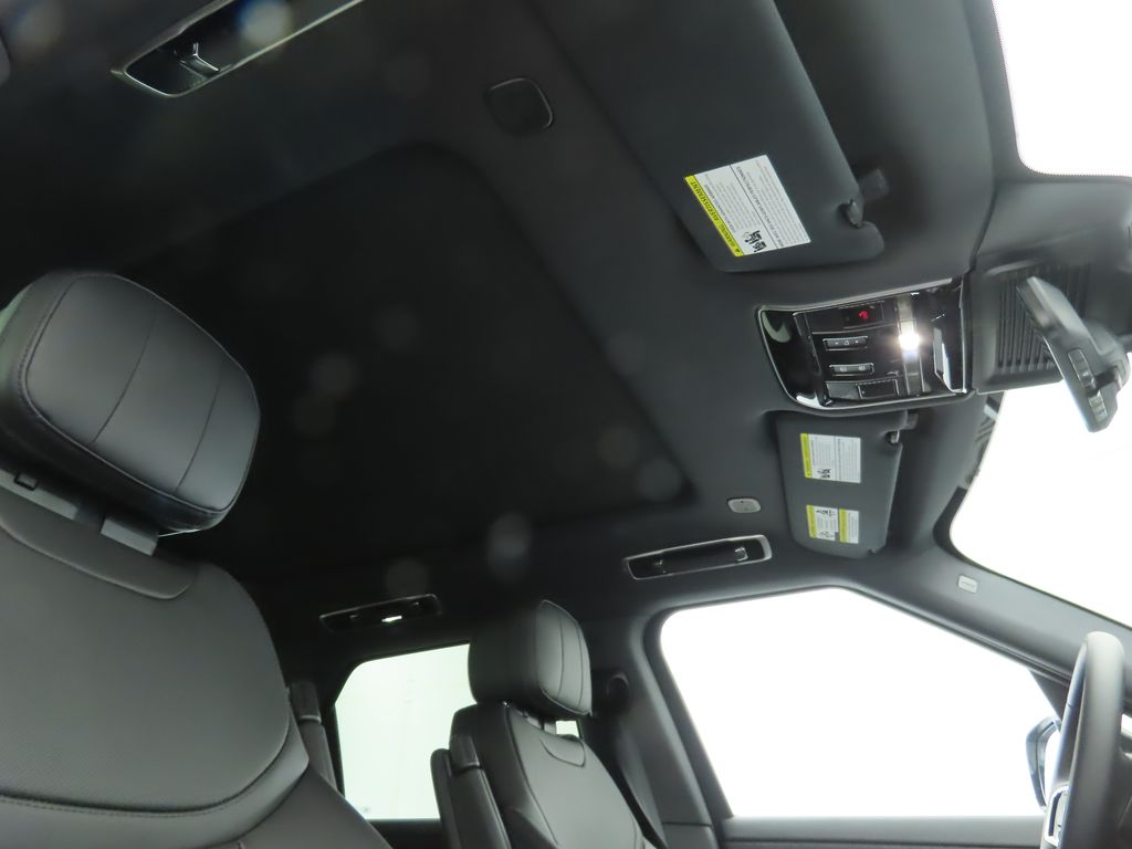 Thumbnail: 2026 Land Rover Range Rover Sport - 18