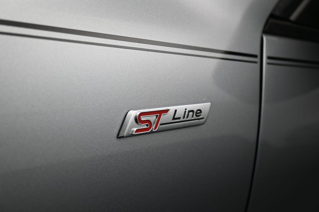 Used 2024 Silver Metallic Ford ST-Line image 27