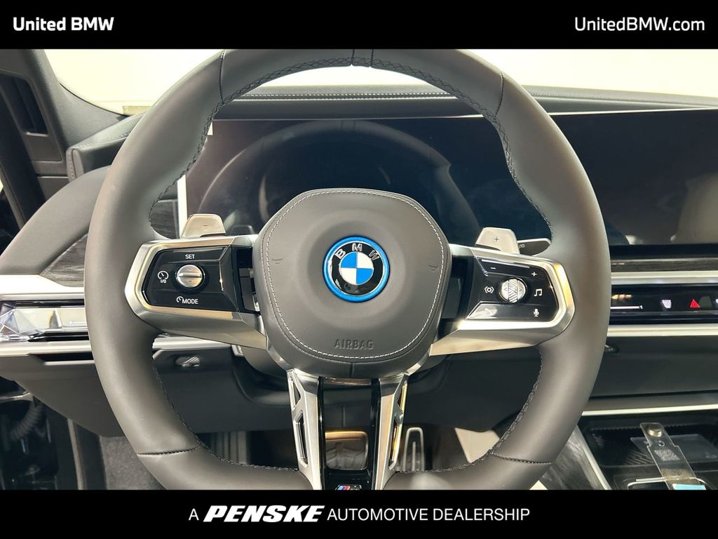 Thumbnail: 2026 BMW 7 Series - 14