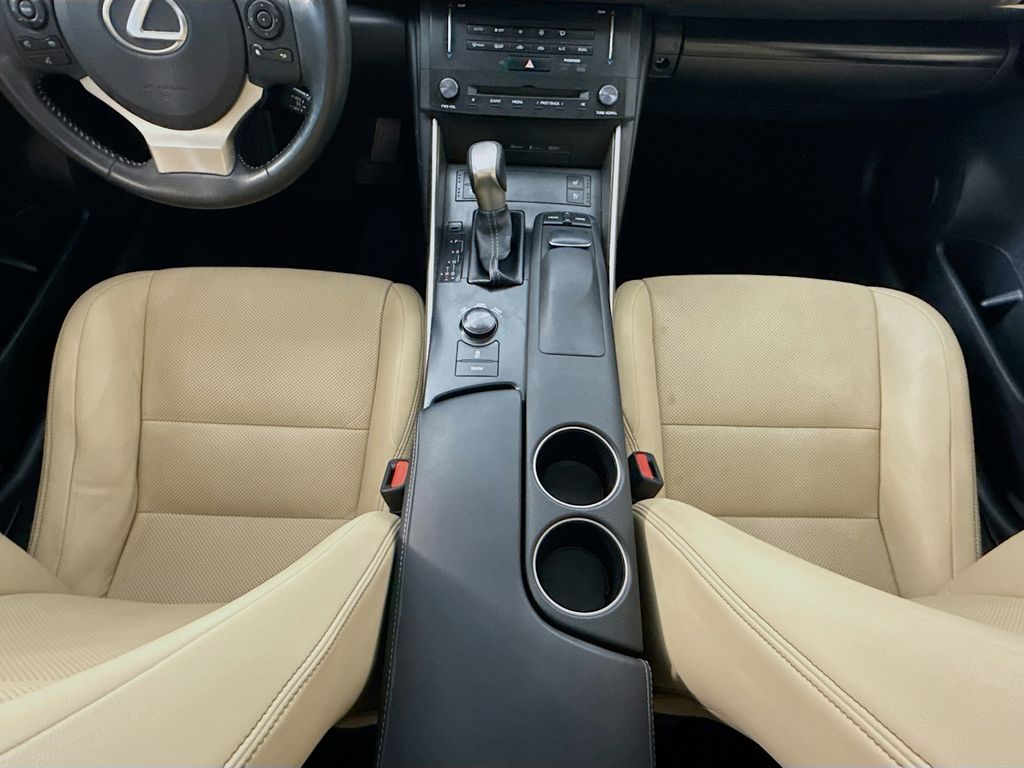 Thumbnail: 2014 Lexus IS - 17