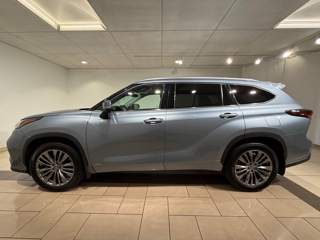 Thumbnail: 2024 Toyota Highlander - 2