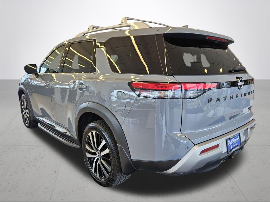 2023 Nissan Pathfinder Platinum