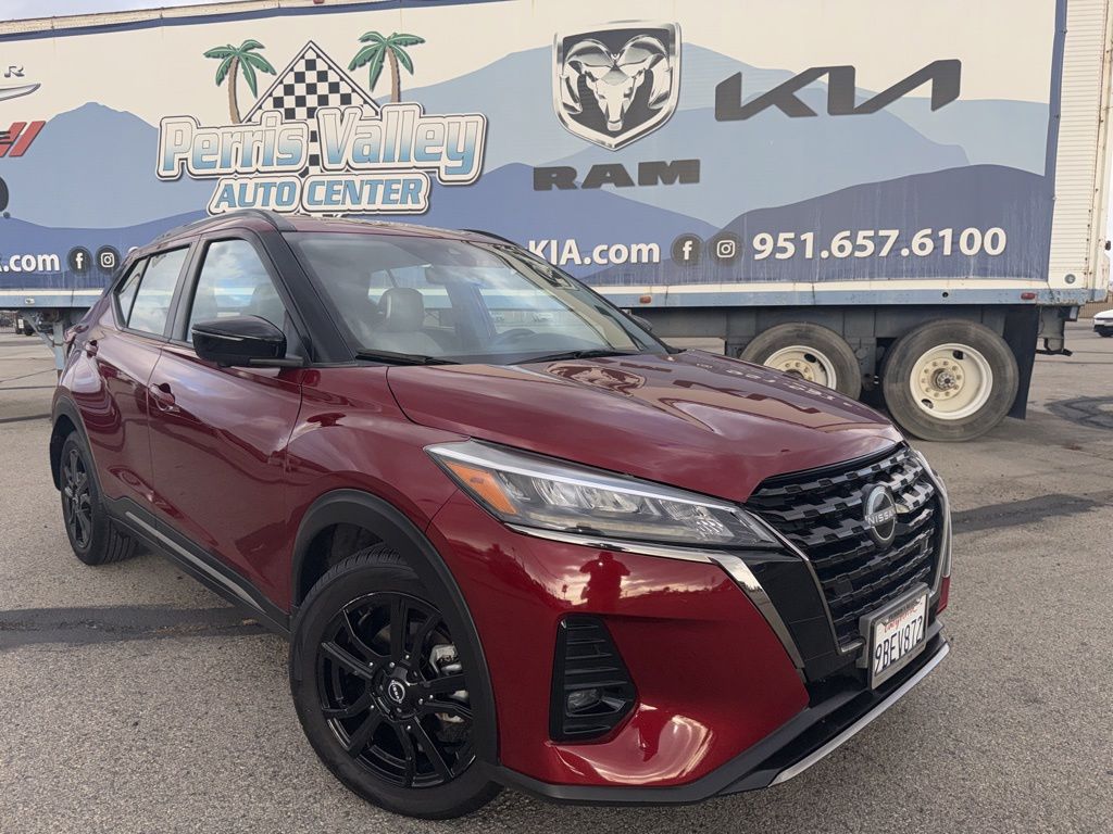 2022 Nissan Kicks SR