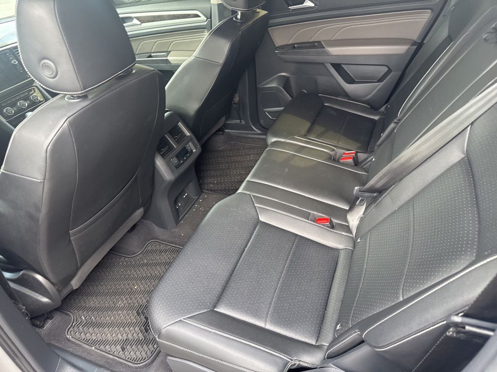 2022 Volkswagen Atlas 2.0T SE w/Technology photo