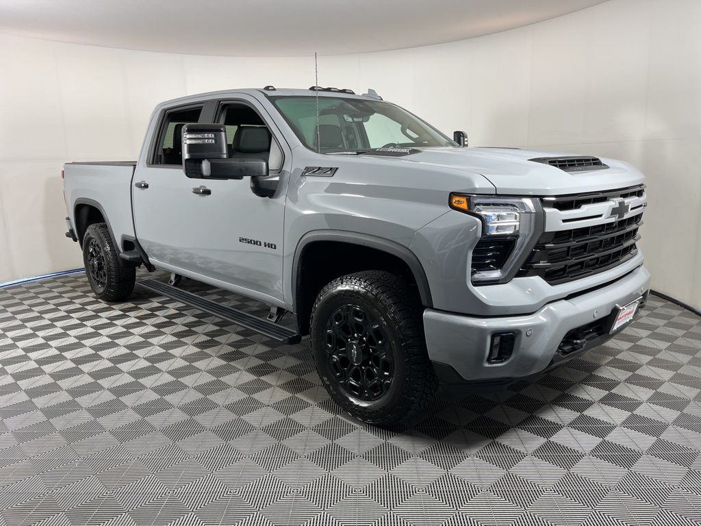 2024 Chevrolet Silverado 2500 LTZ 6