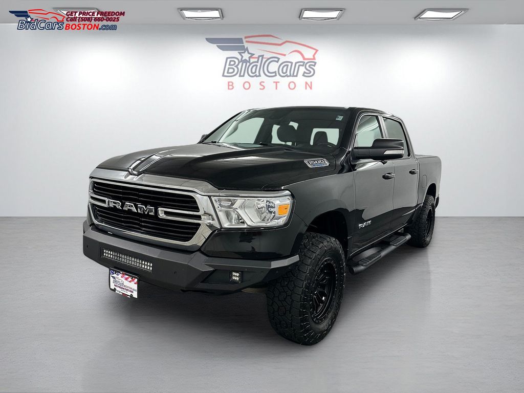 2021 RAM 1500 Negro (Diamond Black Crystal Pearlcoat) Camioneta Todo terreno 8 velocidades Automática