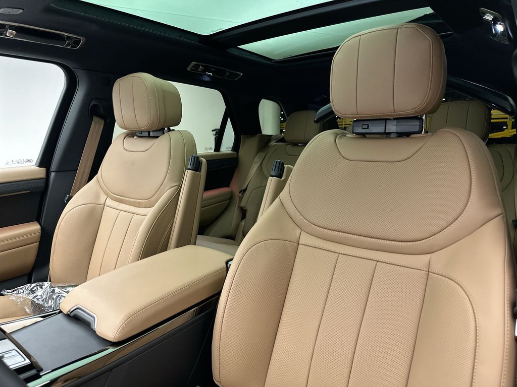 Thumbnail: 2025 Land Rover Range Rover Sport - 10
