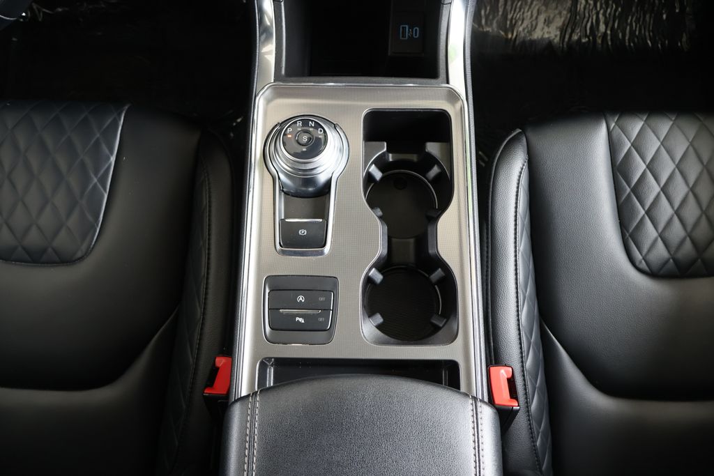 2023 Ford Edge Titanium 18