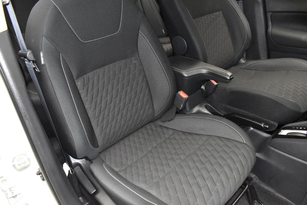 Thumbnail: 2021 Nissan Kicks - 21