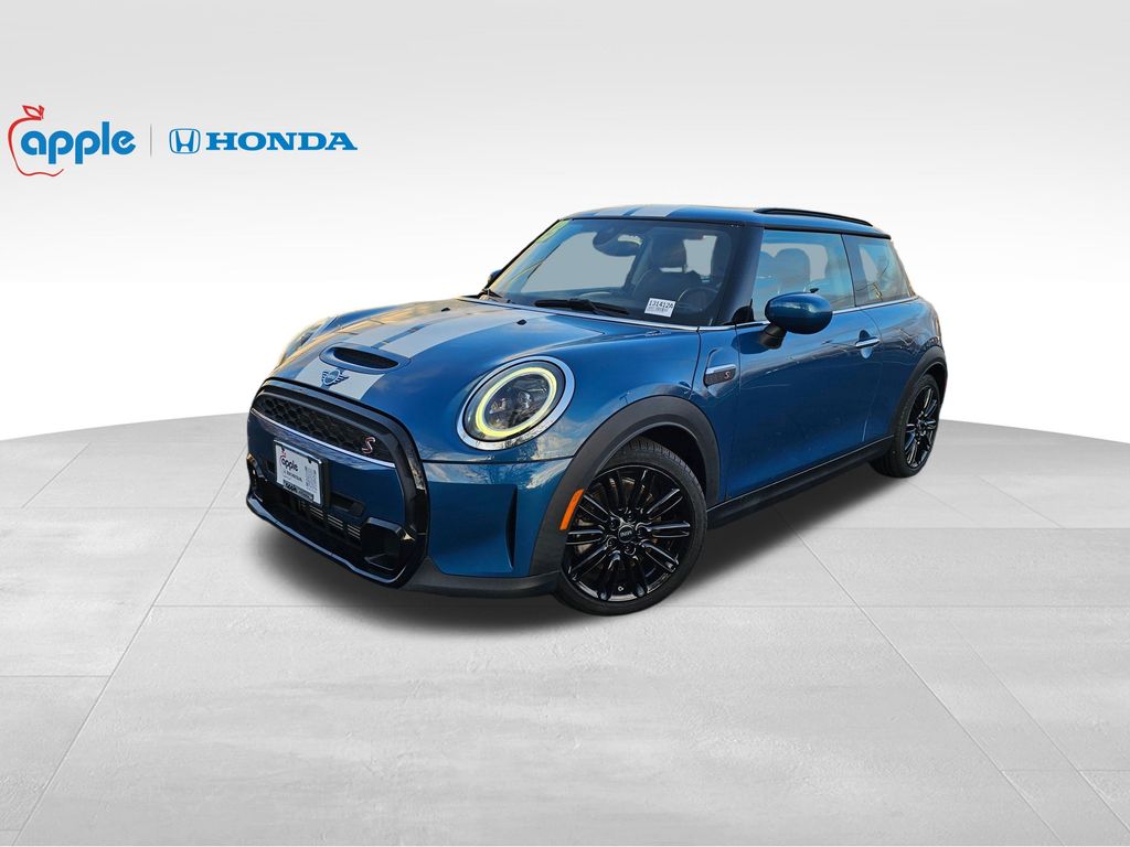 2023 MINI 3 Door S's photo