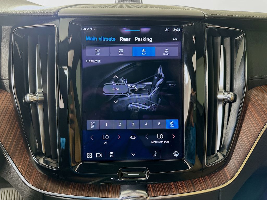 Thumbnail: 2023 Volvo XC60 - 16