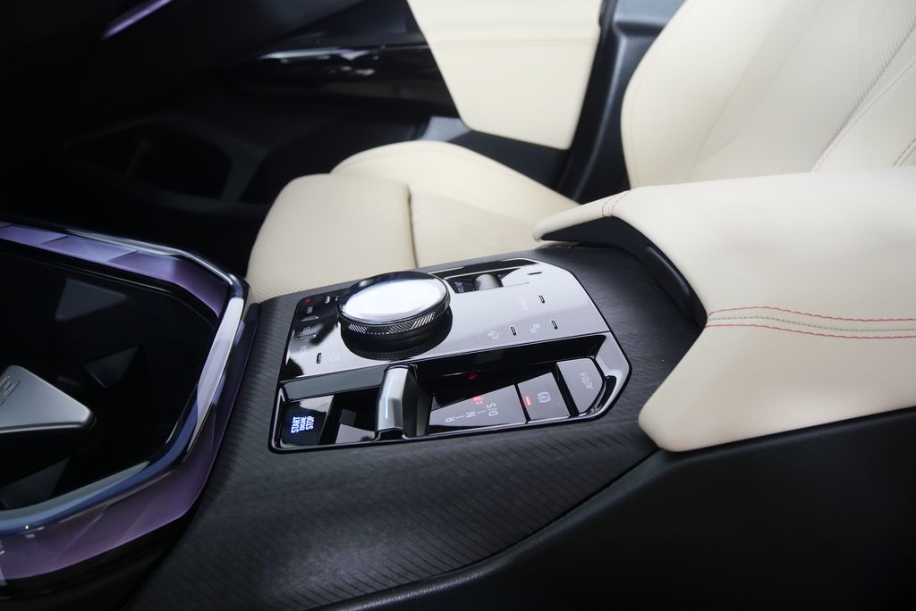 Thumbnail: 2026 BMW X3 - 21