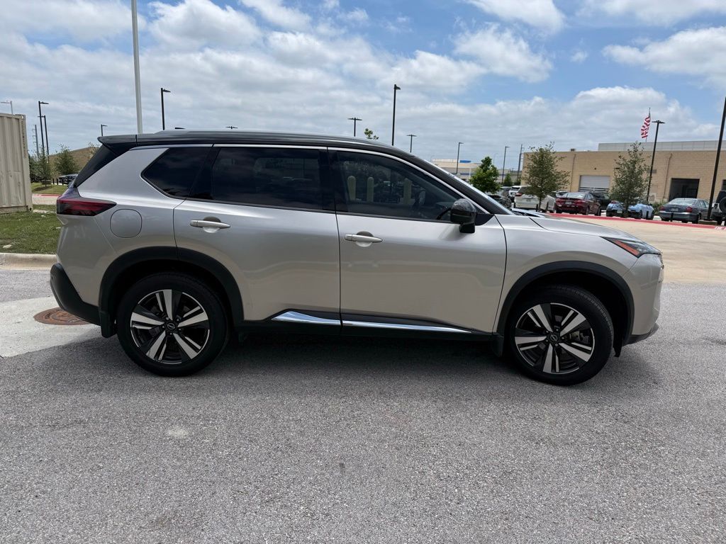 Thumbnail: 2022 Nissan Rogue - 4