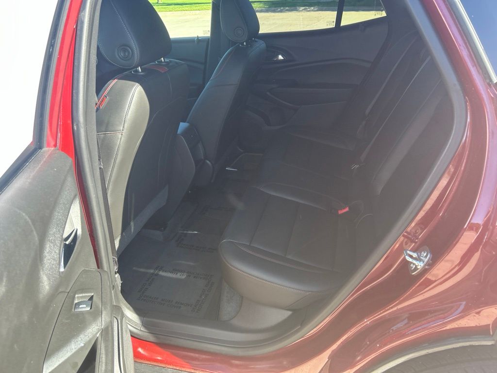 Used 2025 Chevrolet Trax SUV