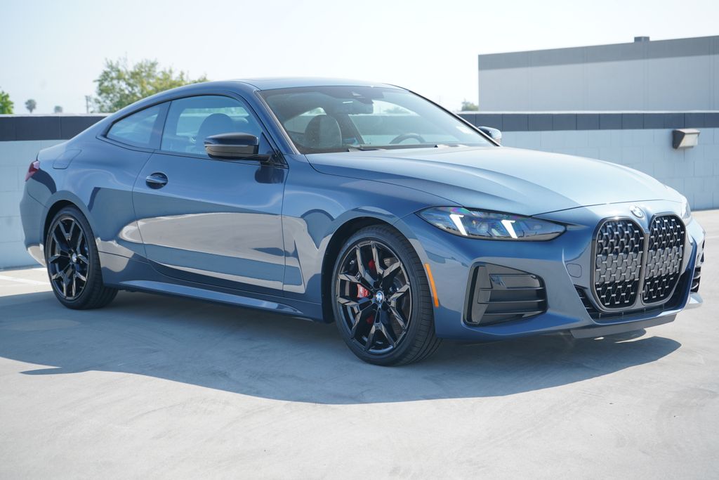 Thumbnail: 2026 BMW 4 Series - 3