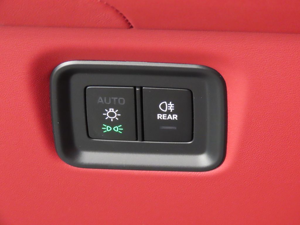 Thumbnail: 2026 Porsche Cayenne - 24