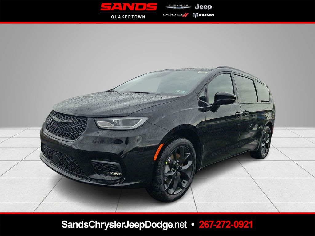 Diamond Black Crystal Pearlcoat 2026 Chrysler Pacifica Minivan All-Wheel Drive 9-Speed Automatic