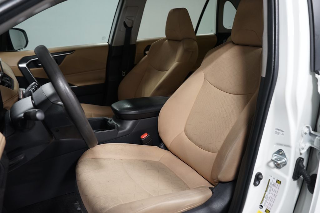 Thumbnail: 2024 Toyota RAV4 - 6