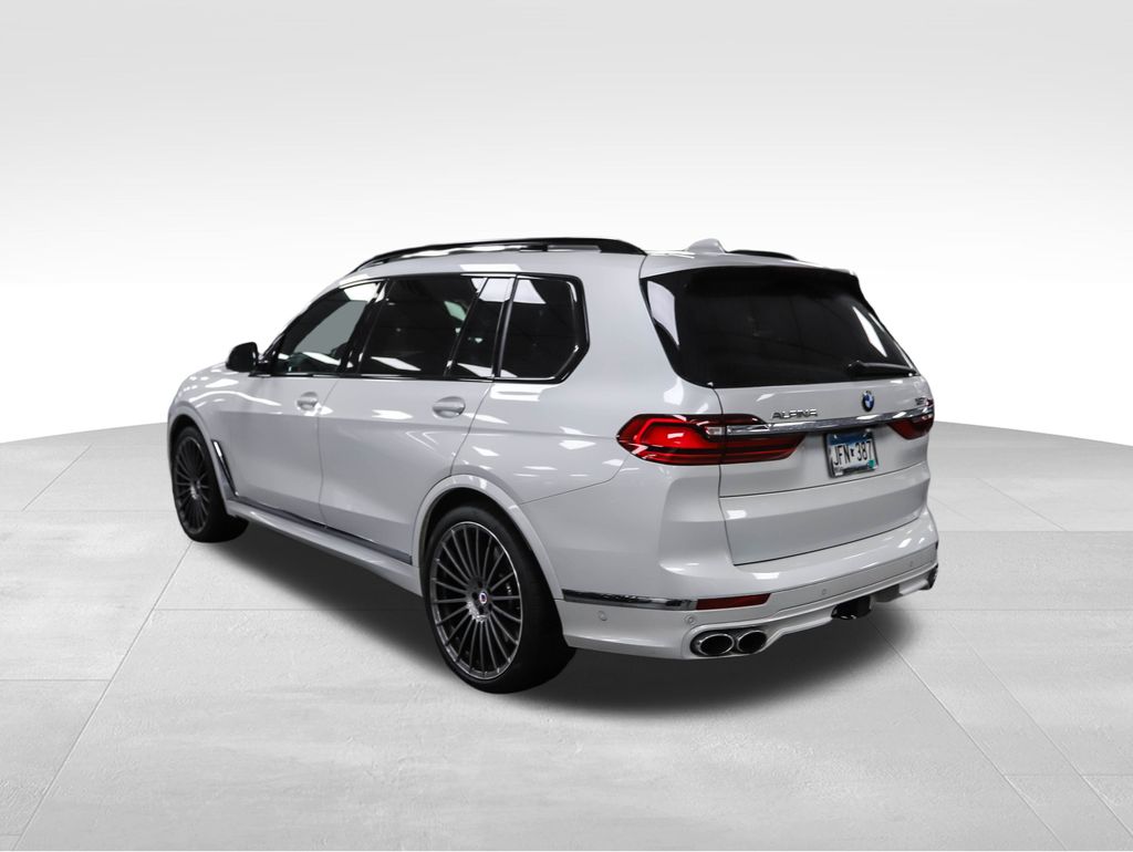 2022 BMW X7 Alpina XB7 3
