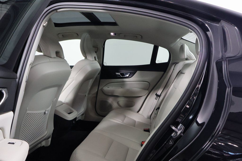 Thumbnail: 2020 Volvo S60 - 11