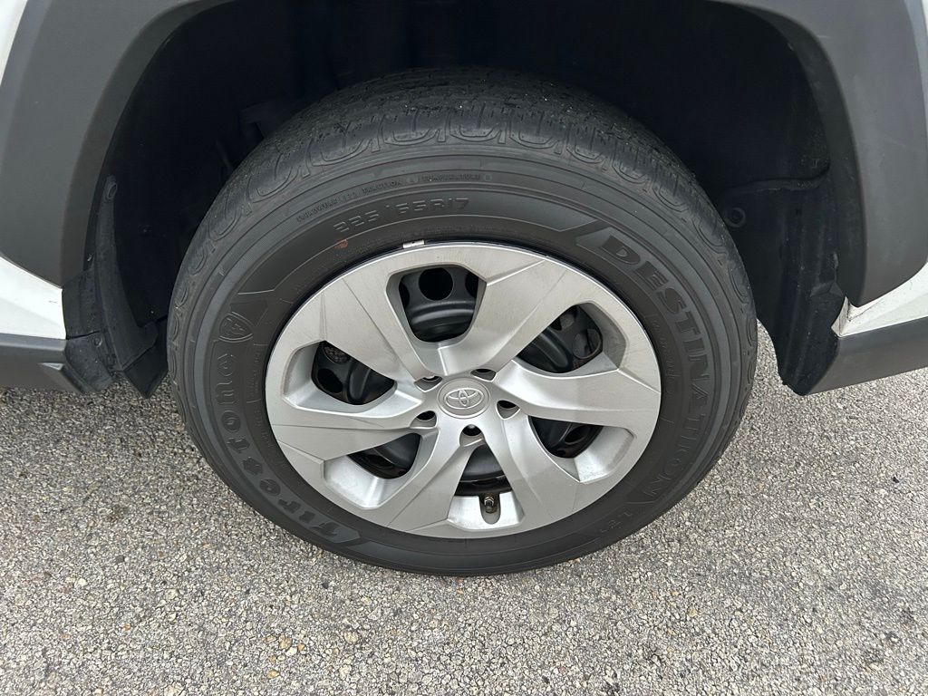 Thumbnail: 2022 Toyota RAV4 - 9