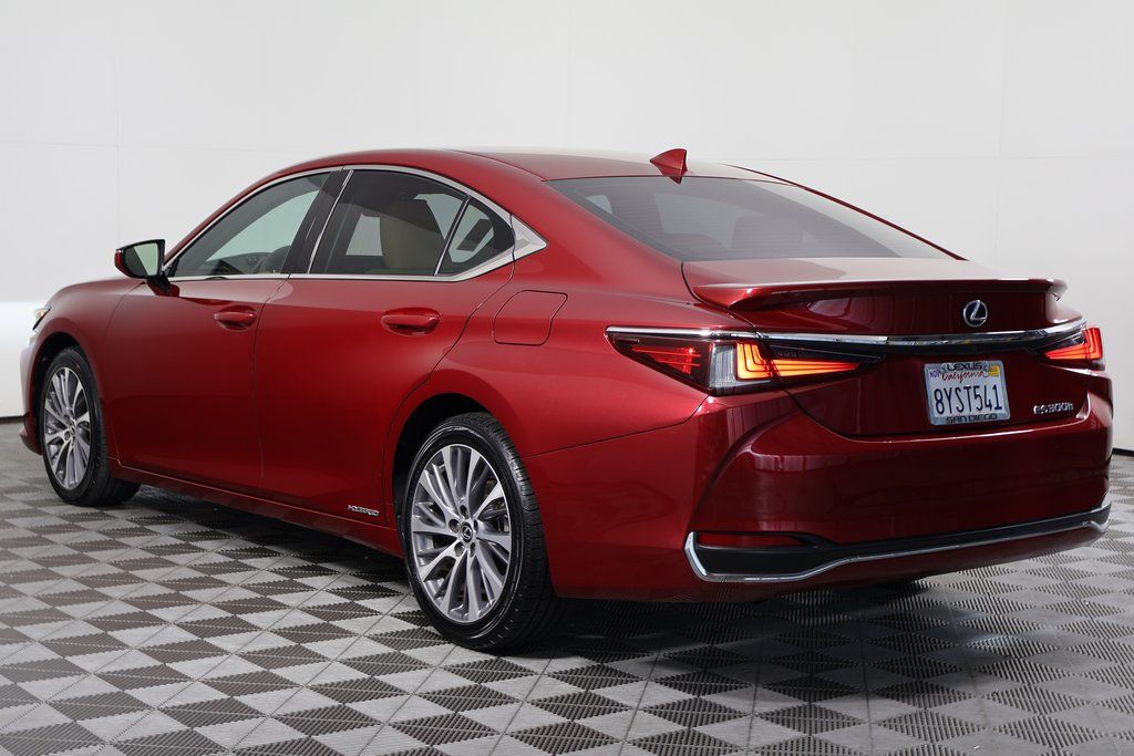 Thumbnail: 2021 Lexus ES - 6