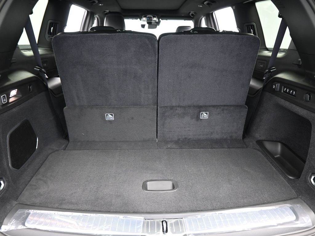 New 2025 Diamond Black Crystal Pearlcoat Jeep Overland image 23