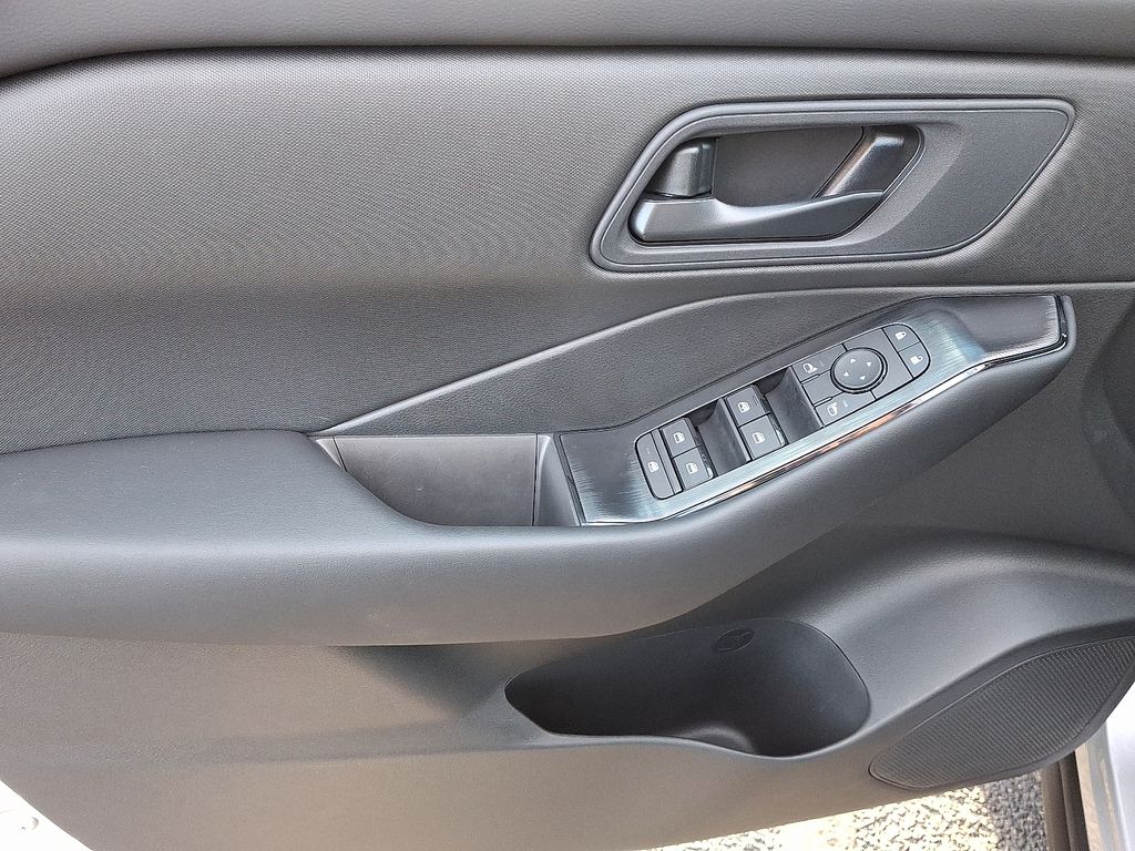 Thumbnail: 2025 Nissan Rogue - 14