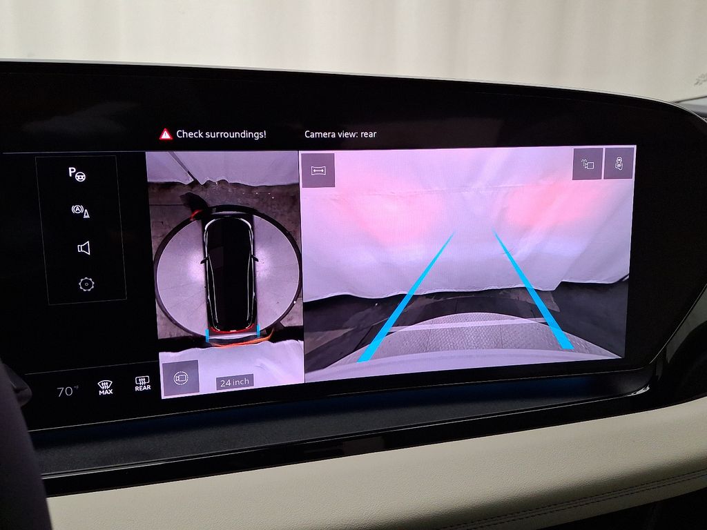 2025 Audi e-tron Premium 12
