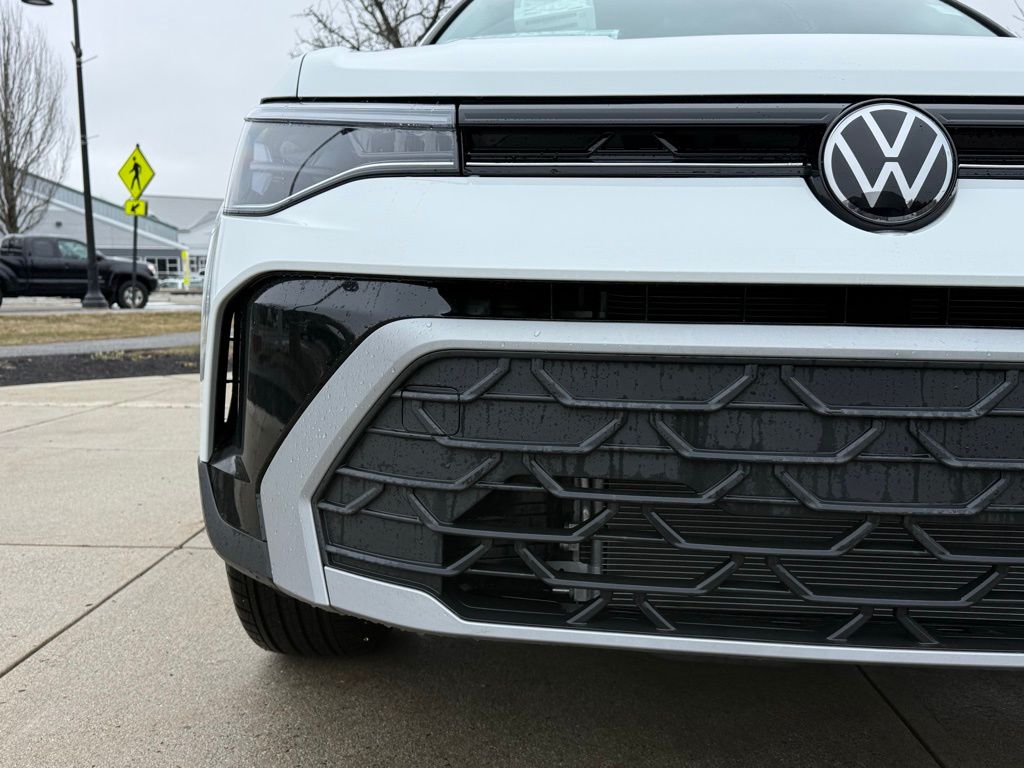 New 2026 White Volkswagen 1.5T S image 5