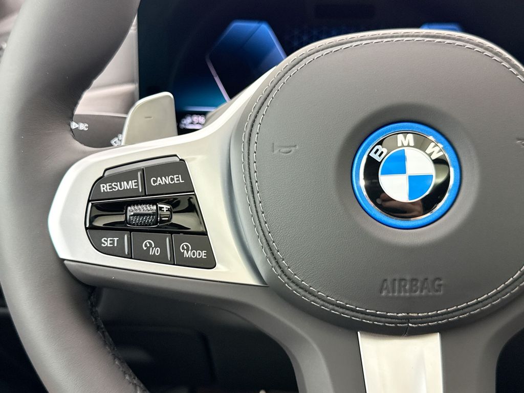 Thumbnail: 2026 BMW X5 - 11