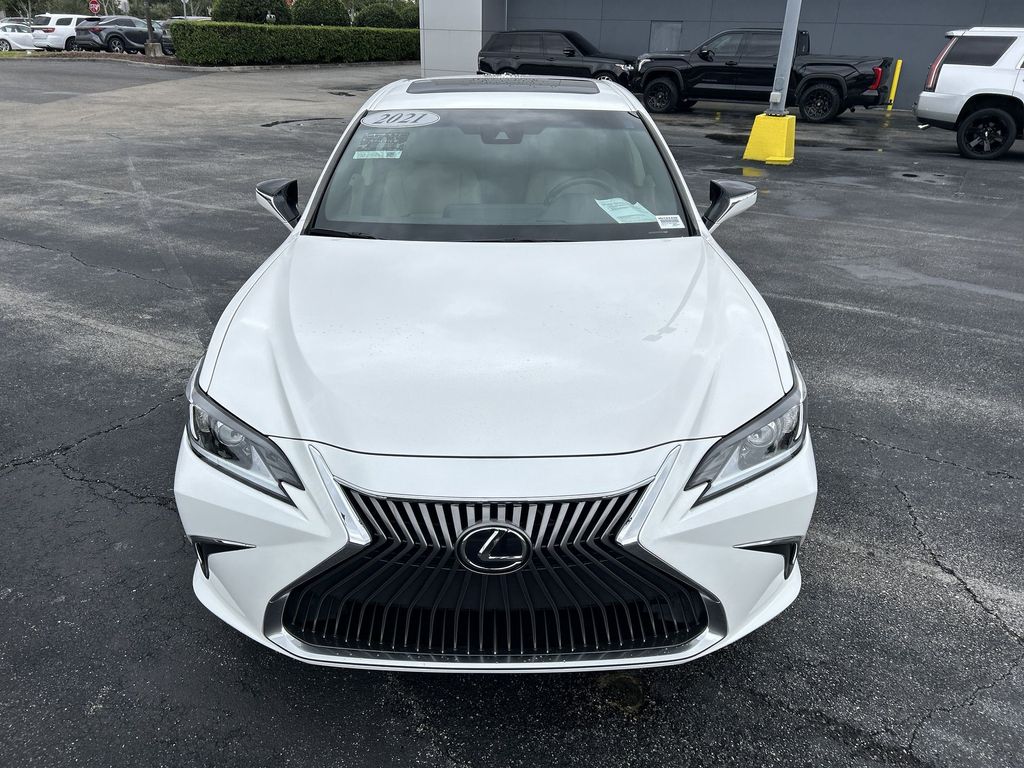 Thumbnail: 2021 Lexus ES - 19