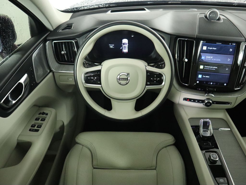 Thumbnail: 2023 Volvo XC60 - 10