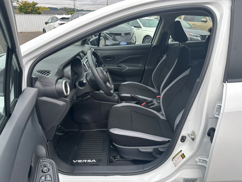 2025 Nissan Versa 1.6 S