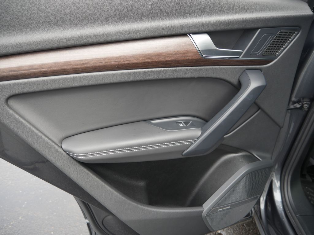 Thumbnail: 2023 Audi Q5 - 22