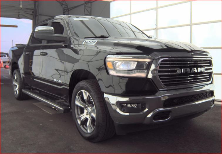 2023 RAM 1500 Laramie Crew Cab 4WD