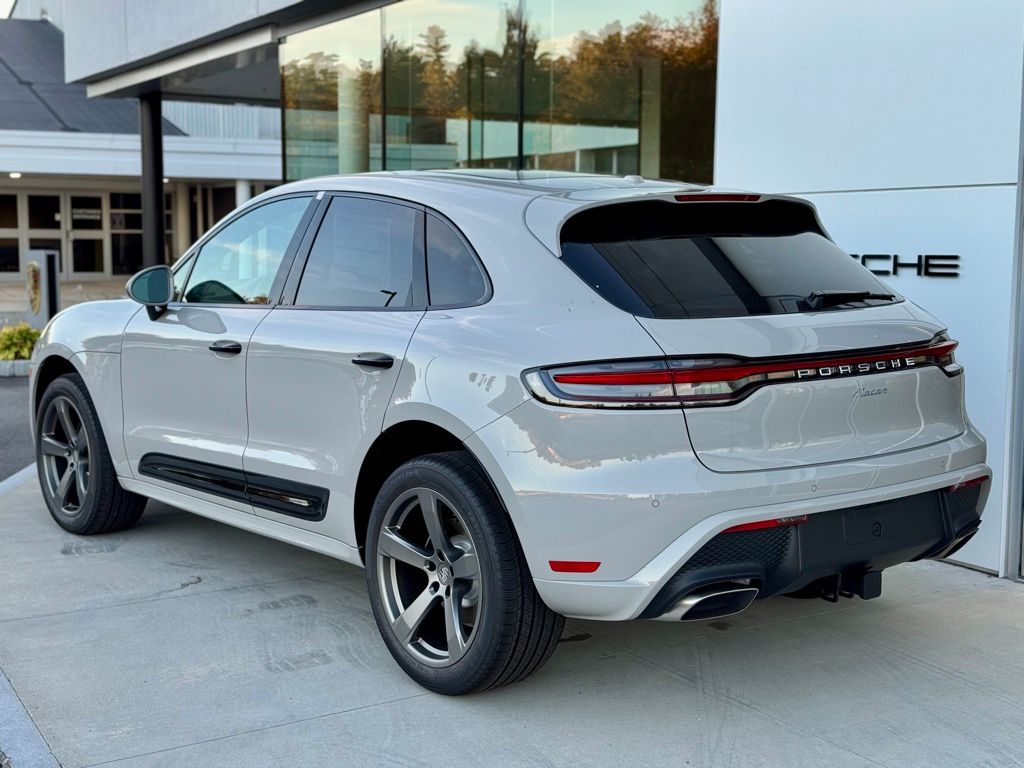 Used 2026  Porsche  image 16