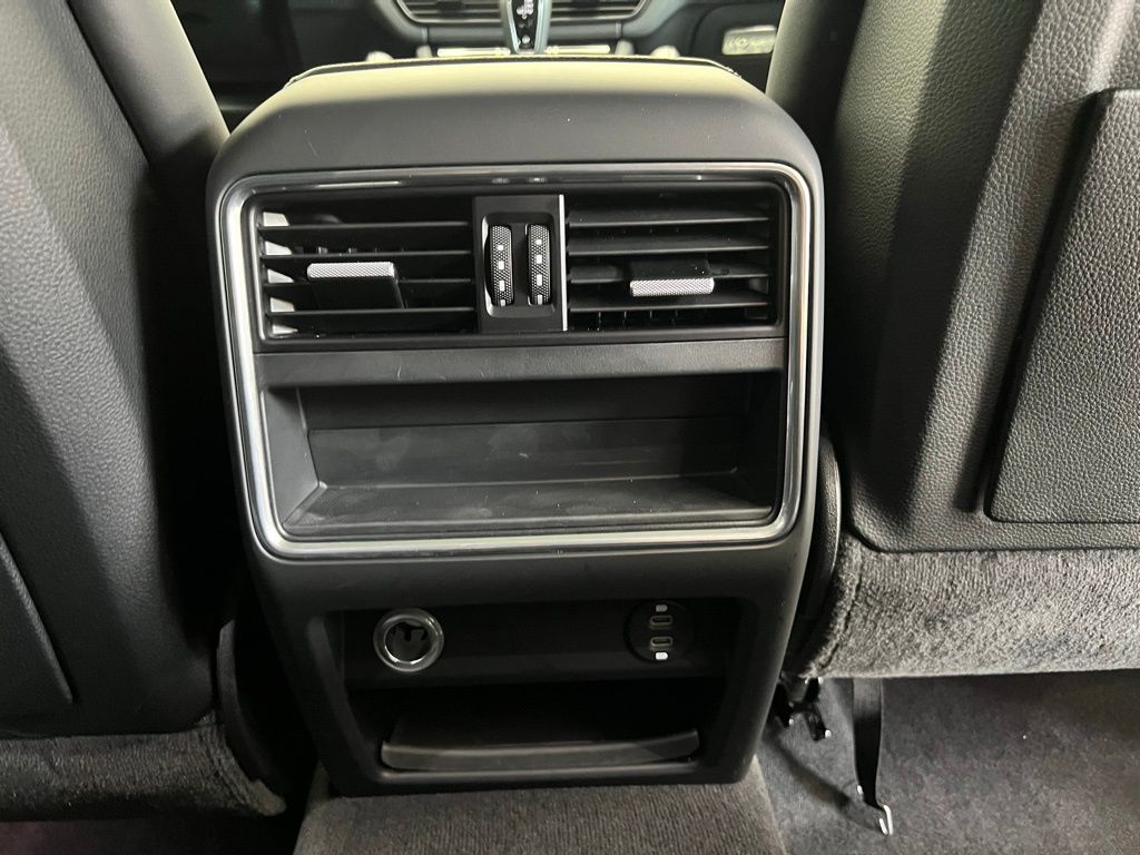 Thumbnail: 2022 Porsche  - 17