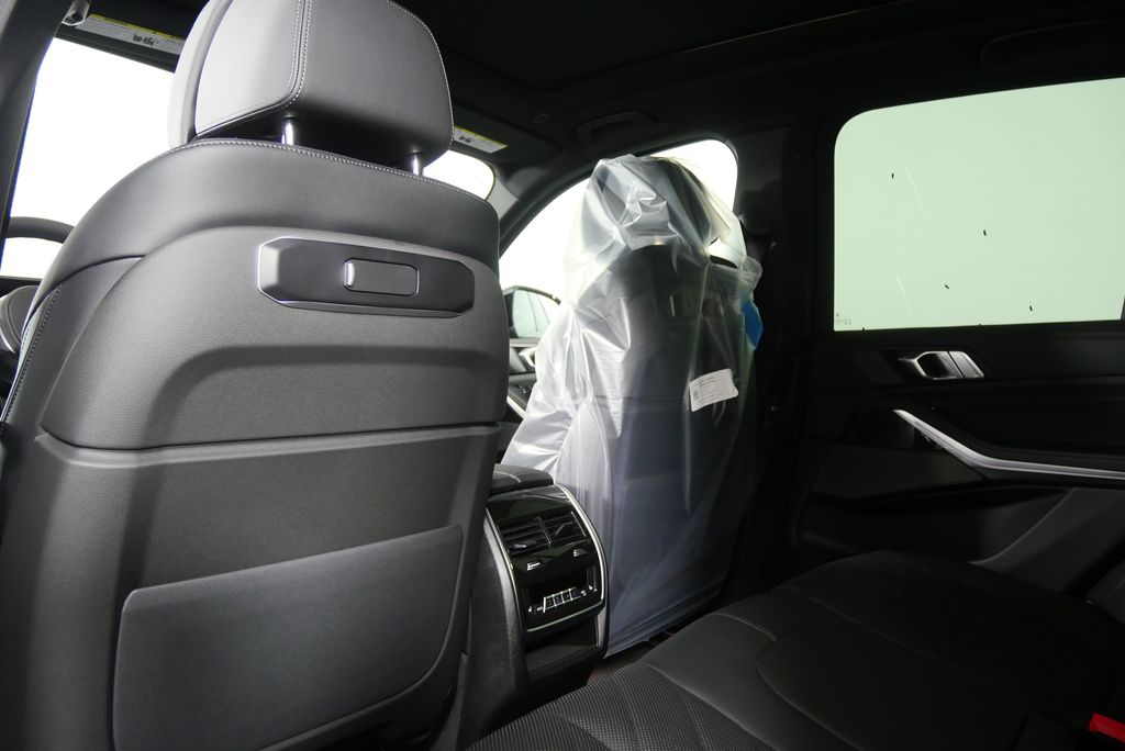 Thumbnail: 2026 BMW X5 - 17