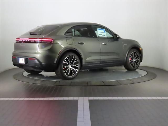Thumbnail: 2025 Porsche Macan - 7