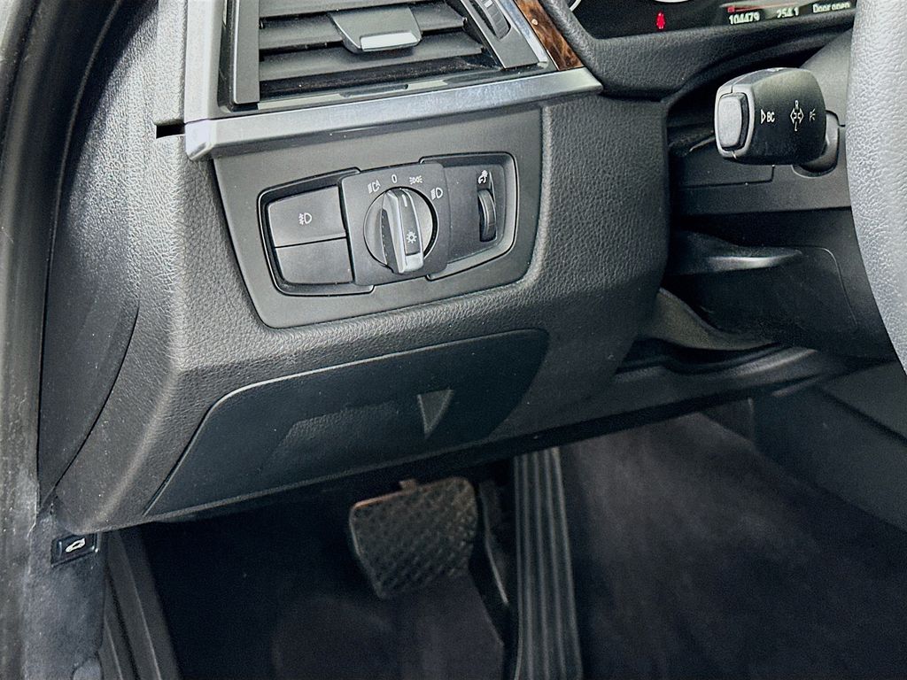 Thumbnail: 2014 BMW 3 Series - 10